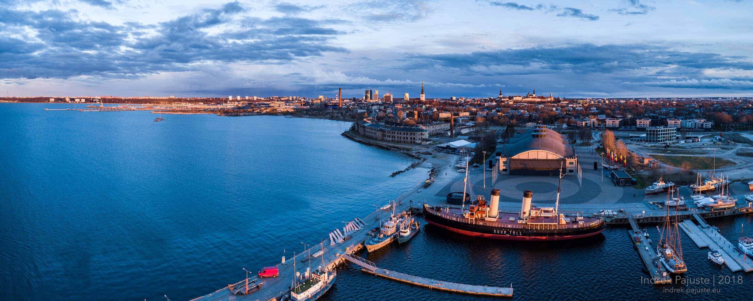 Vaade Noblessnerist Tallinna kesklinna suunal