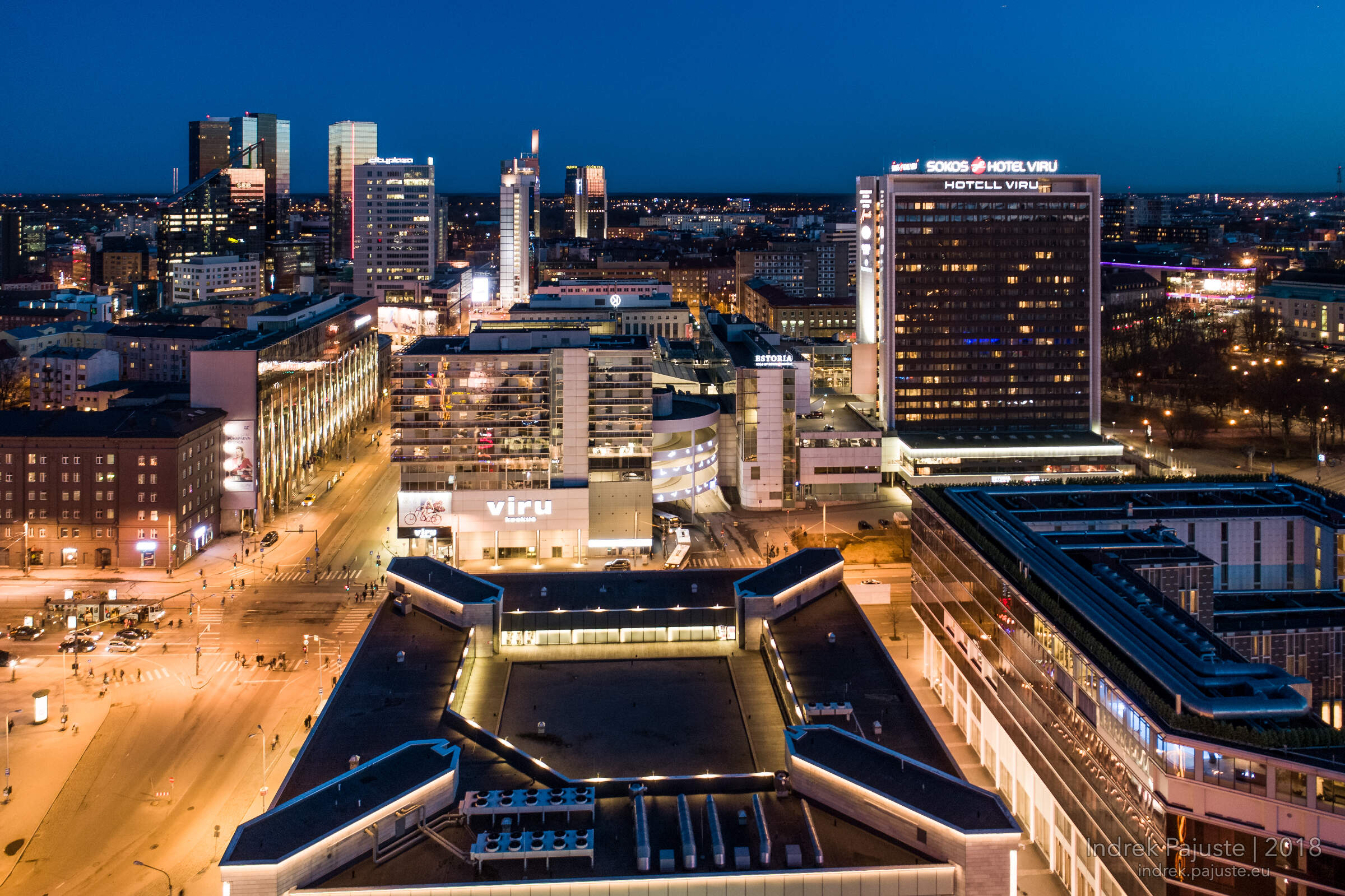 Rotermanni kvartal öösel