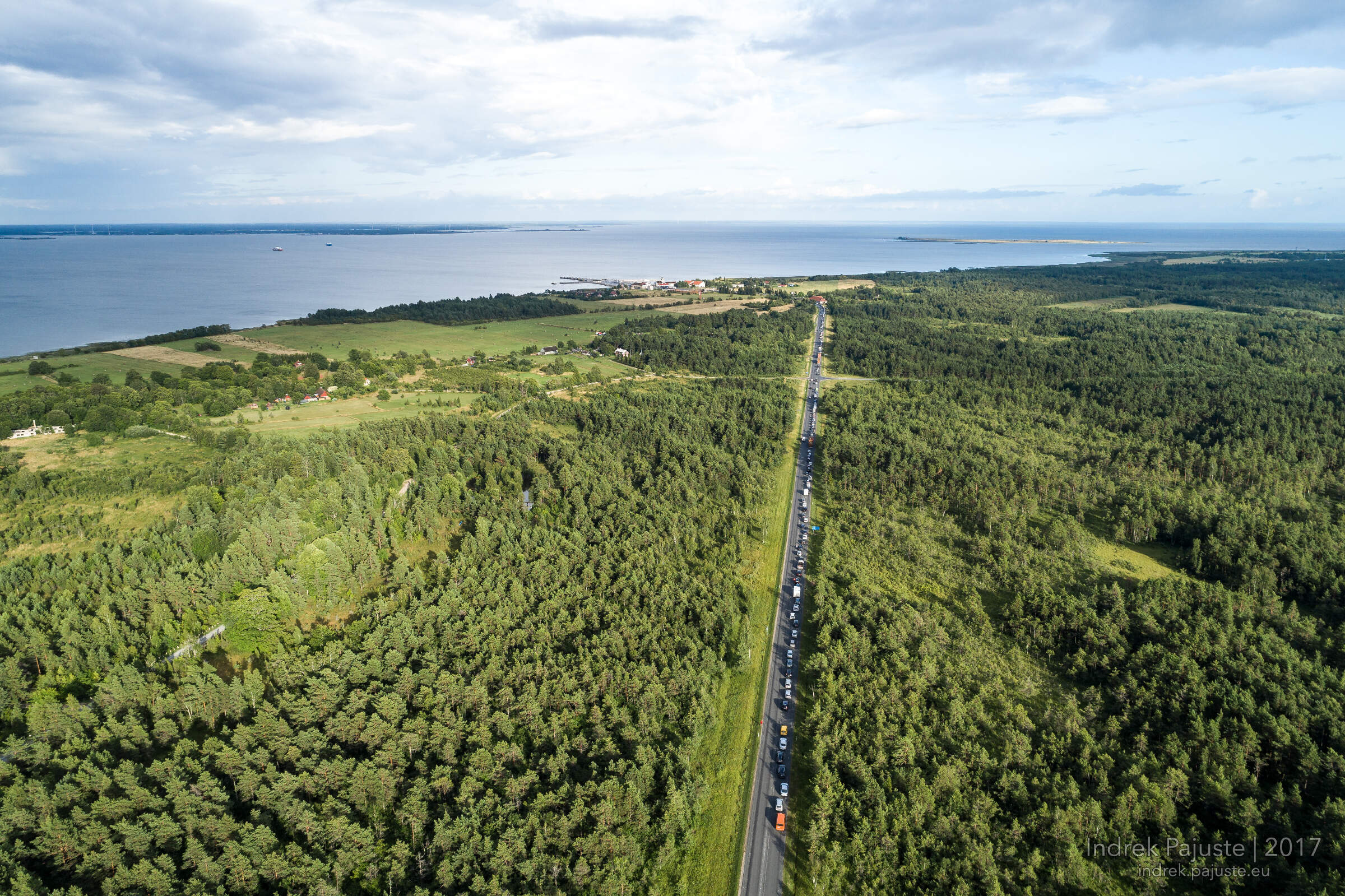 Järjekord Kuivastu sadamas