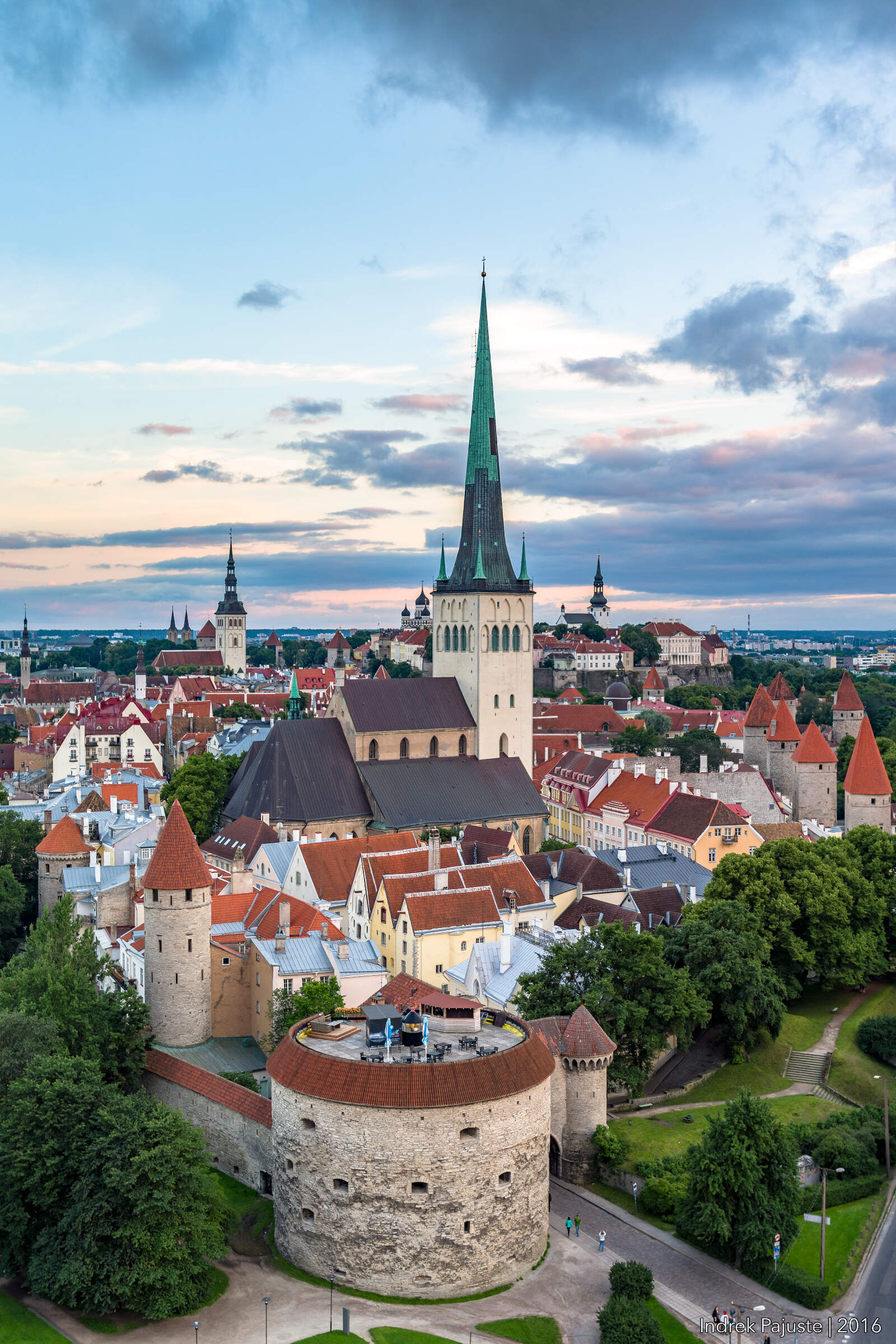 Vertikaalpanoraam Oleviste kirikust