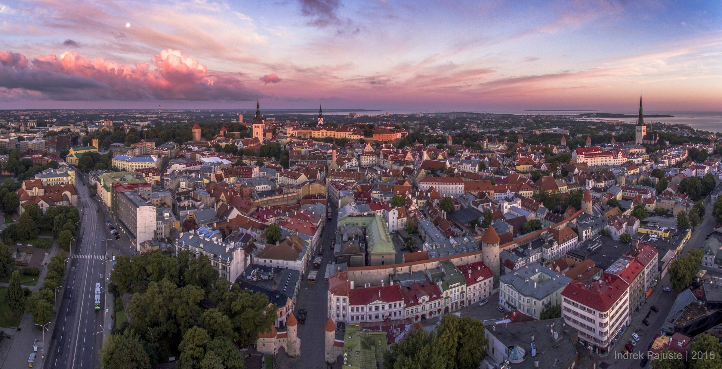 Tallinna vanalinn päikeseloojangul