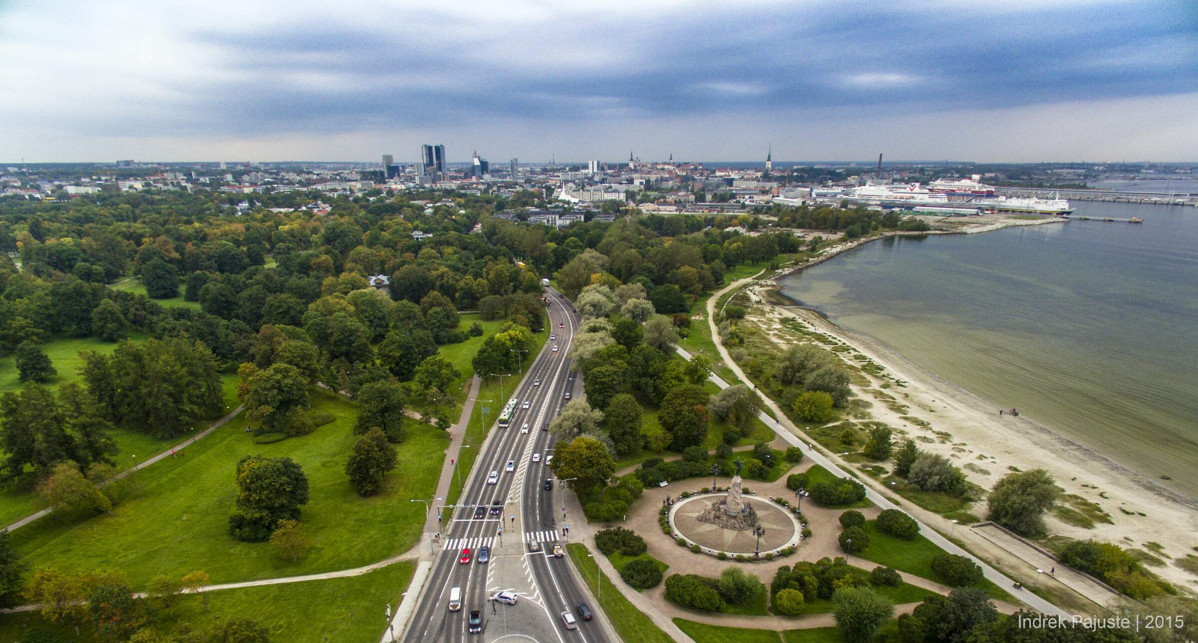 Vaade Russalka juurest Tallinnale