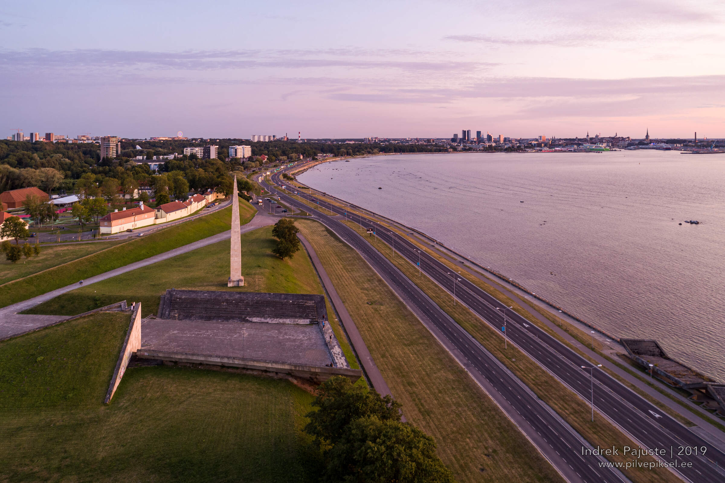 Vaade loojangul Tallinnale